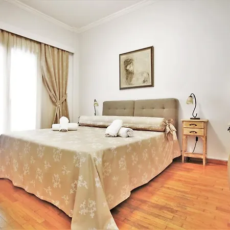 Marina's City Center 2 Bedrooms Apt Atény